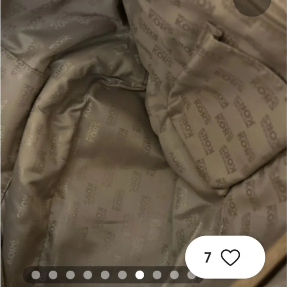 Michael Kors medium Tote dark green with light tan handles. Pre owned. - Picture 5 of 12